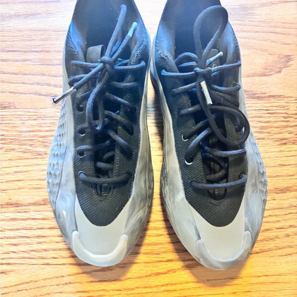 Kids AE 1 Anthony Edward’s basketball shoes - Picture 2 of 6